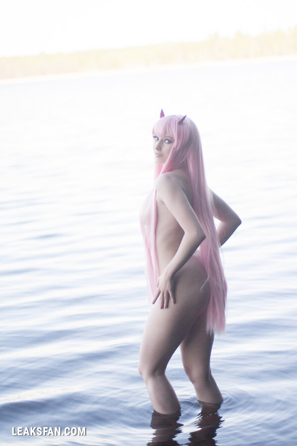 Lady Melamori - Zero Two - 22