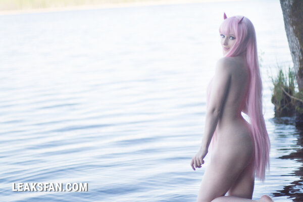 Lady Melamori - Zero Two - 25