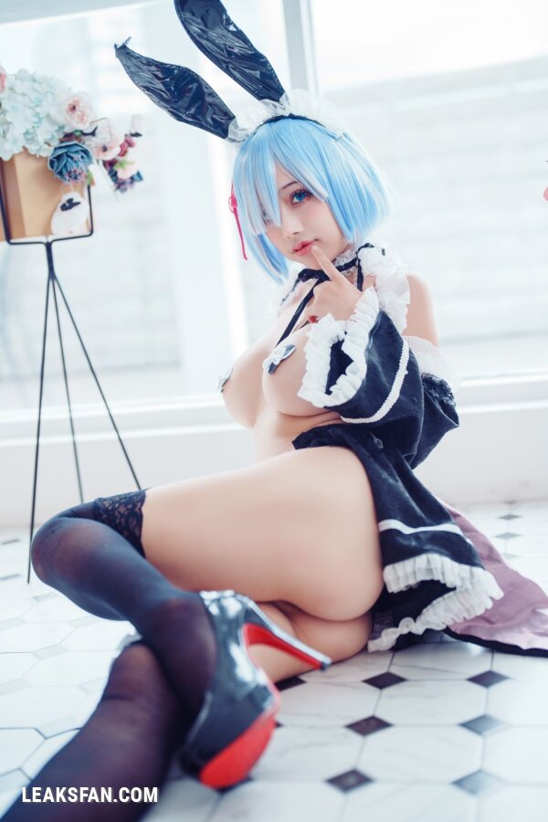 Okita Rinka - Rem Bunny Maid (Re Zero) - 17