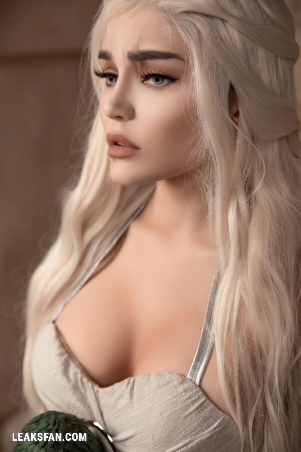 Kalinka Fox - Daenerys (Game Of Thrones) - 1