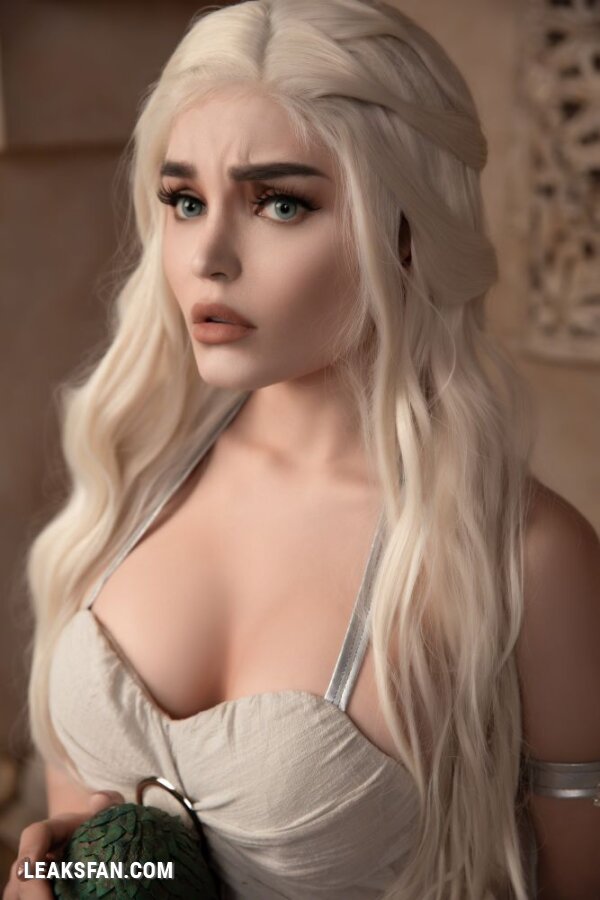 Kalinka Fox - Daenerys (Game Of Thrones) - 0