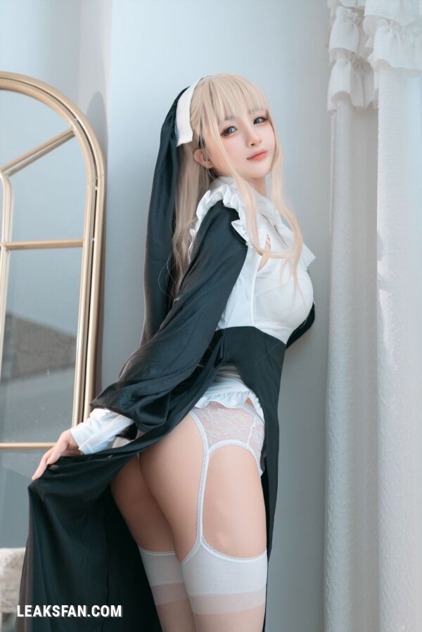 Sakurai - Nun (Random Cosplay) - 3