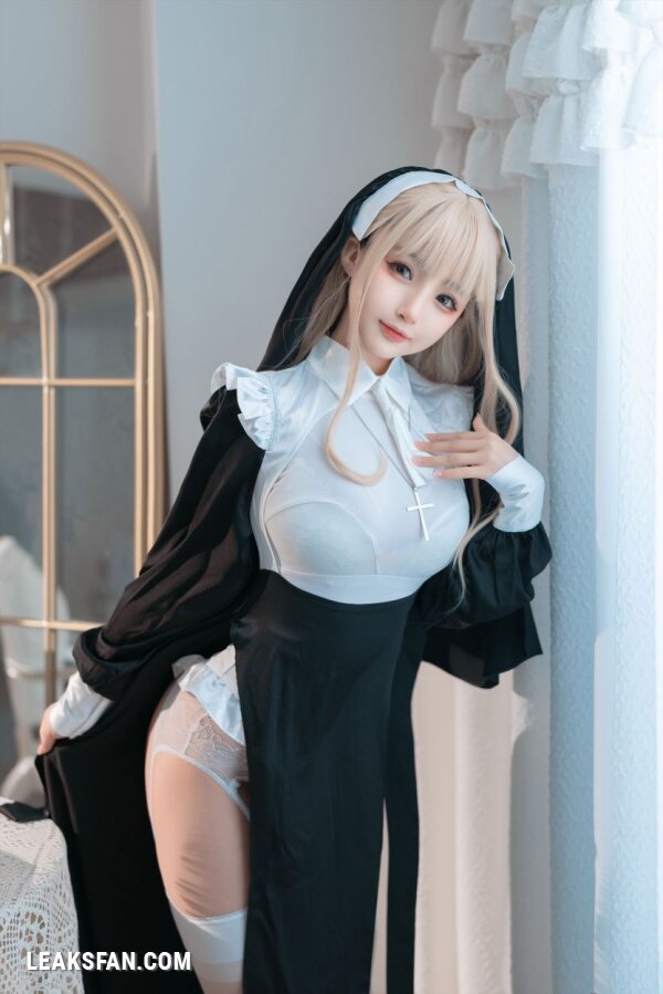 Sakurai - Nun (Random Cosplay) - 19