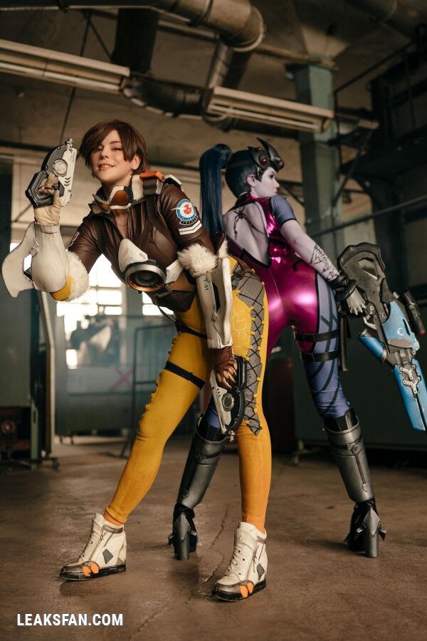 Alina Becker - Widowmaker x Tracer - 2