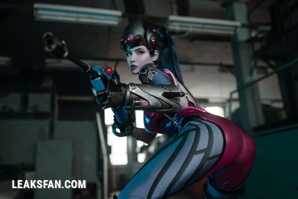 Alina Becker - Widowmaker x Tracer - 18