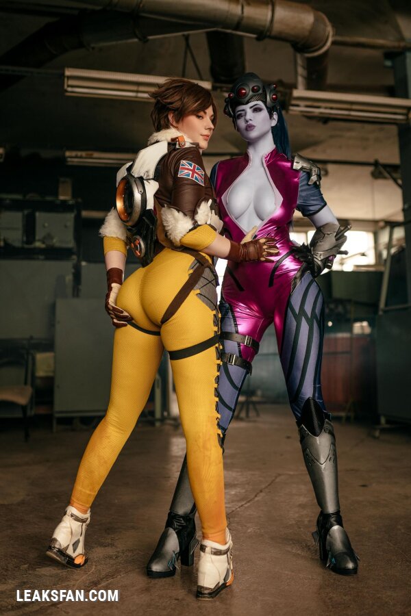 Alina Becker - Widowmaker x Tracer - 23