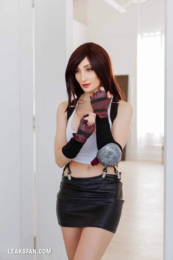 Holly Wolf - Tifa - 14