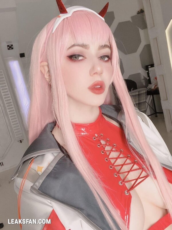 Alina Becker - Zero Two - 25