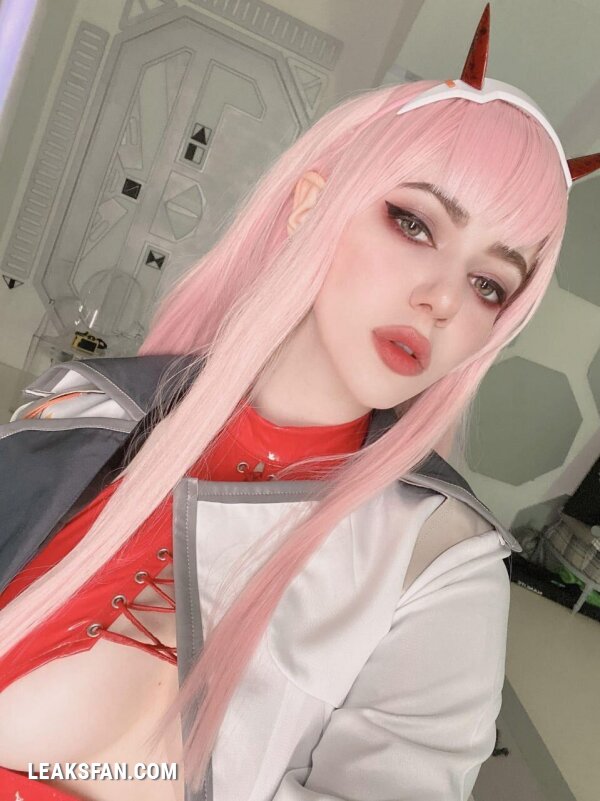 Alina Becker - Zero Two - 31