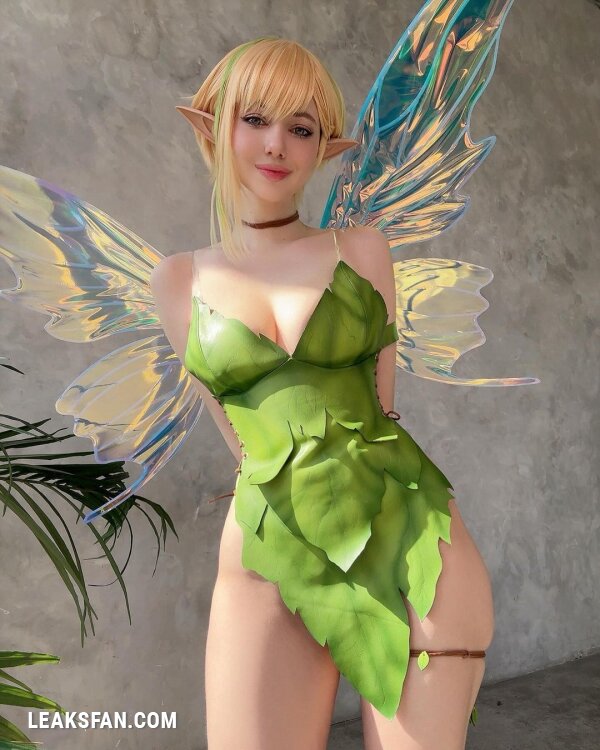 Alina Becker TinkerBell socialmedia - 4