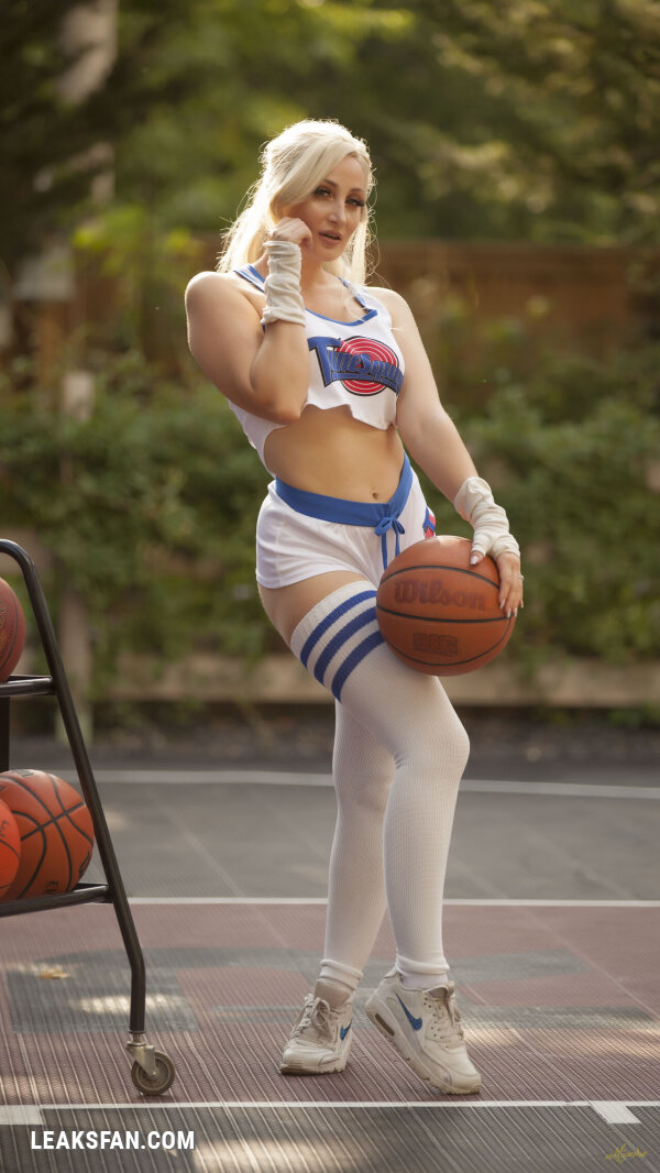 Holly Wolf - Lola Bunny - 21