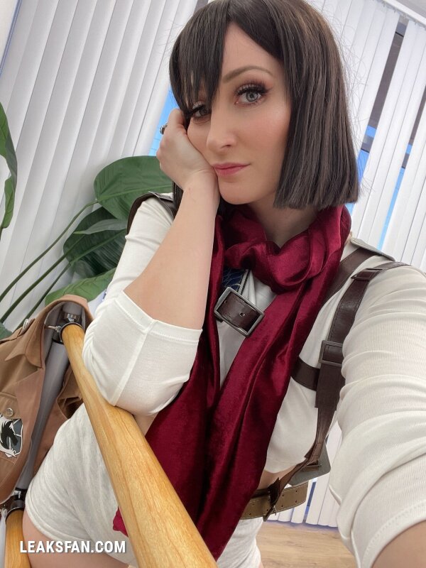 Holly Wolf - Mikasa - 1