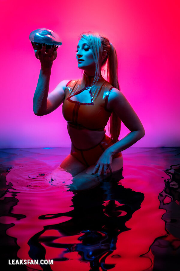 Holly Wolf - Samus - 1