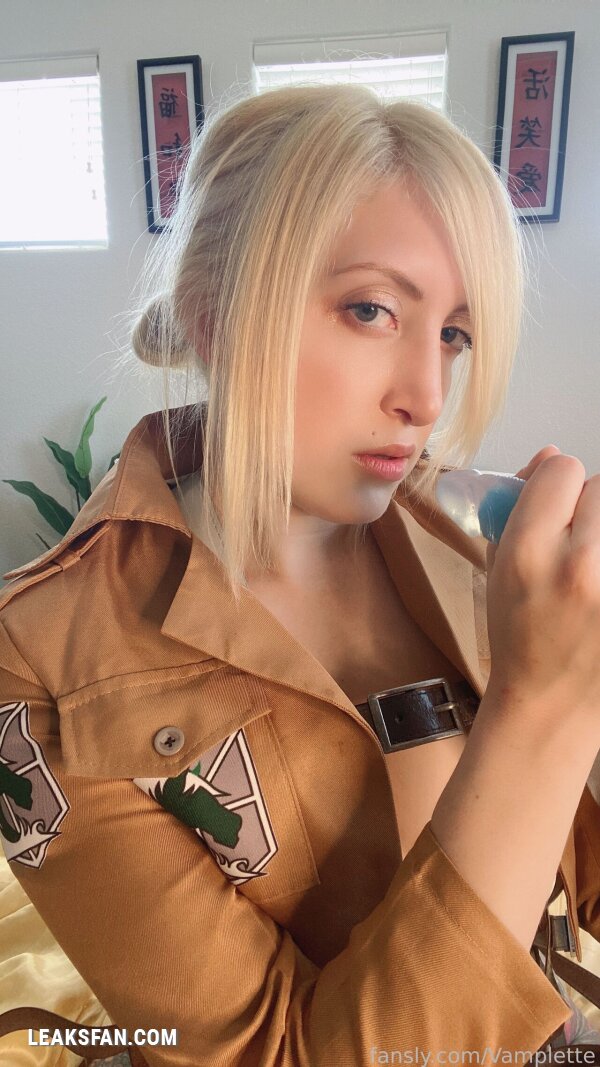 Vamplette - Annie Leonhart - 1