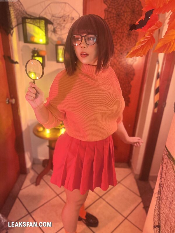 Velma Scooby Doo - 16