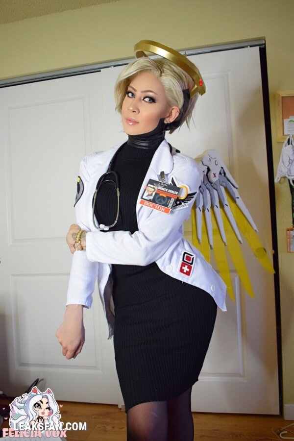 Felicia Vox - Doctor Ziegler - 5