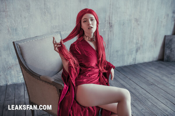 Lada Lyumos - Game of Thrones. Melisandre - 1