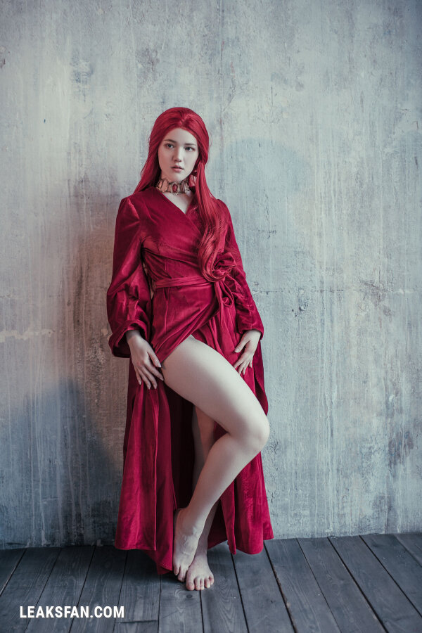 Lada Lyumos - Game of Thrones. Melisandre - 2