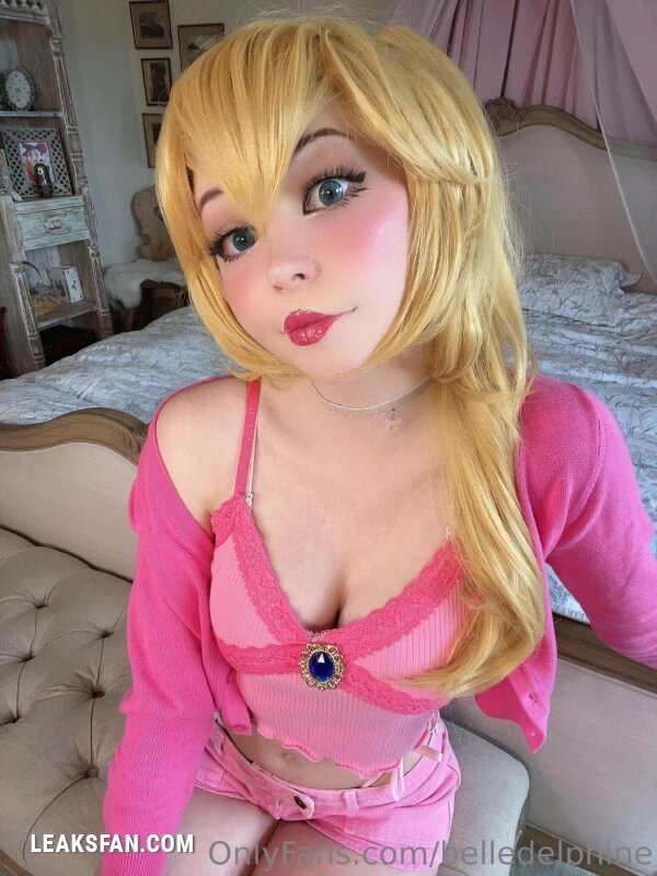 Belle Delphine - Princess Peach - 2