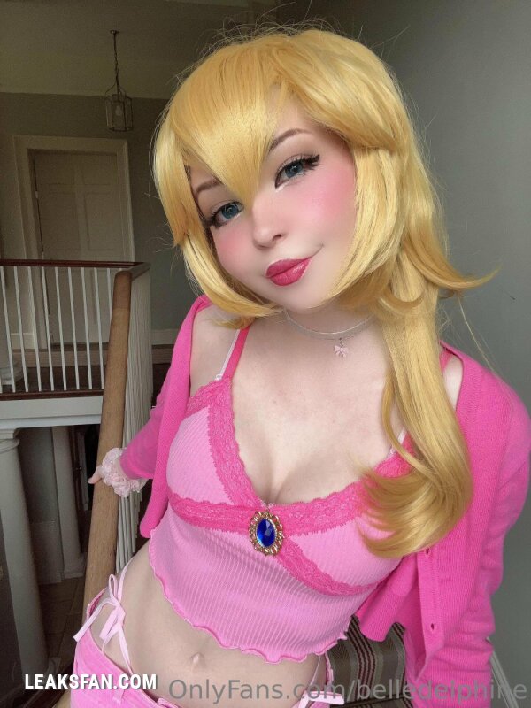 Belle Delphine - Princess Peach - 2