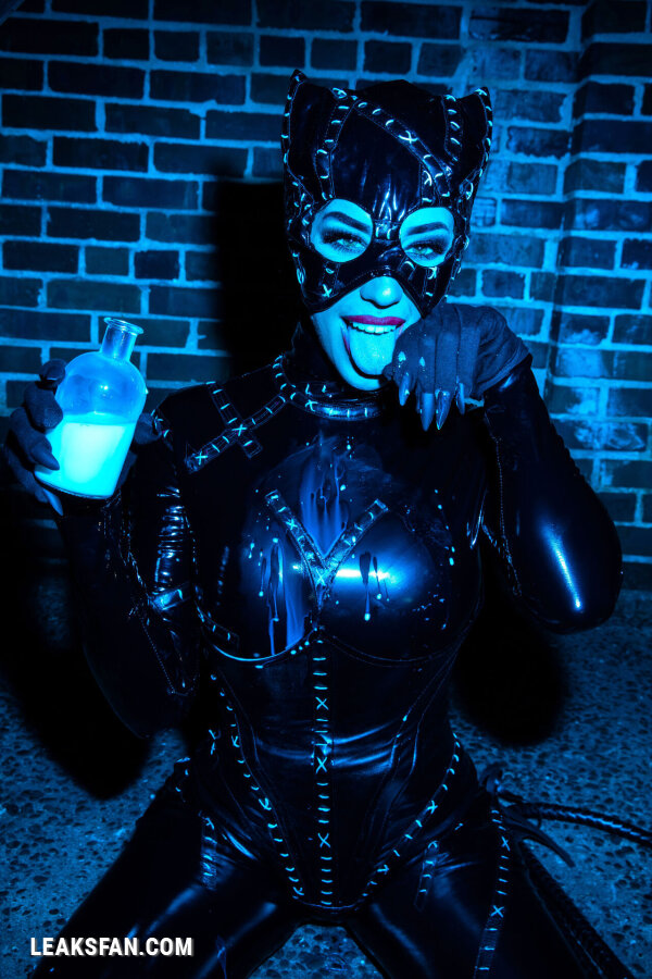 Alex Zedra - Catwoman - 7