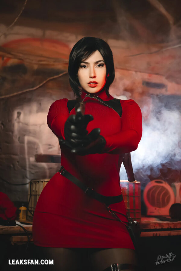 Danielle Vedovelli - Ada Wong - 12