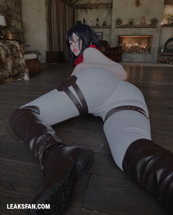 Alina Becker - Mikasa (Shingeki No Kiojin) - 2