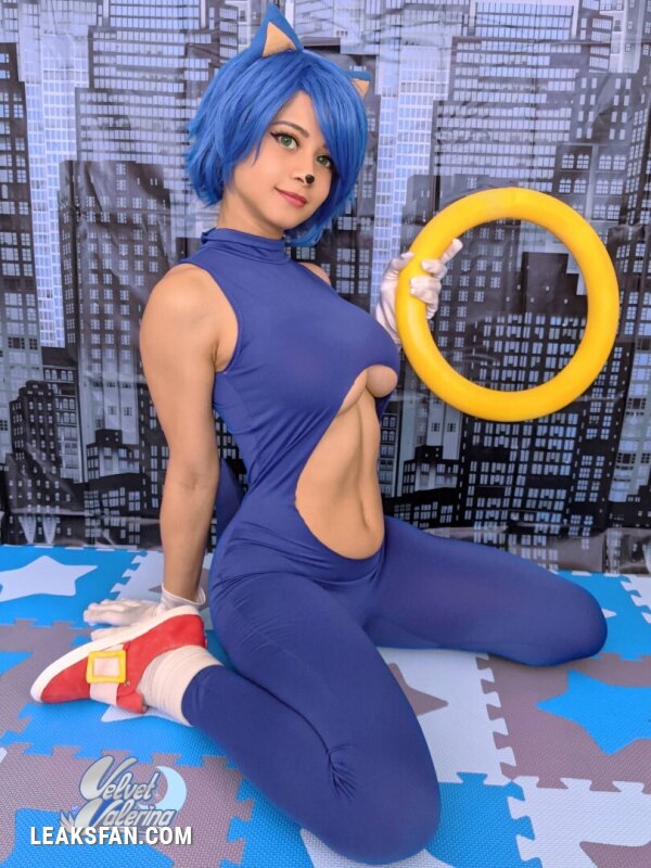 Velvet Valerina - Sonic Cosplay - 1