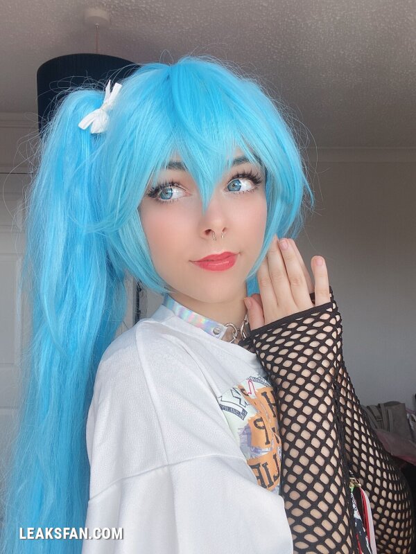 Kitsukanna - E-girl Miku - 1