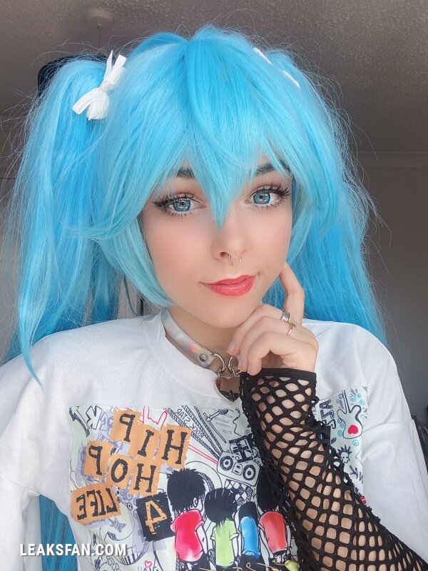 Kitsukanna - E-girl Miku - 0