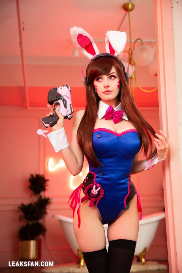 Rolyatis Taylor - D.Va Bunny Suit - 2