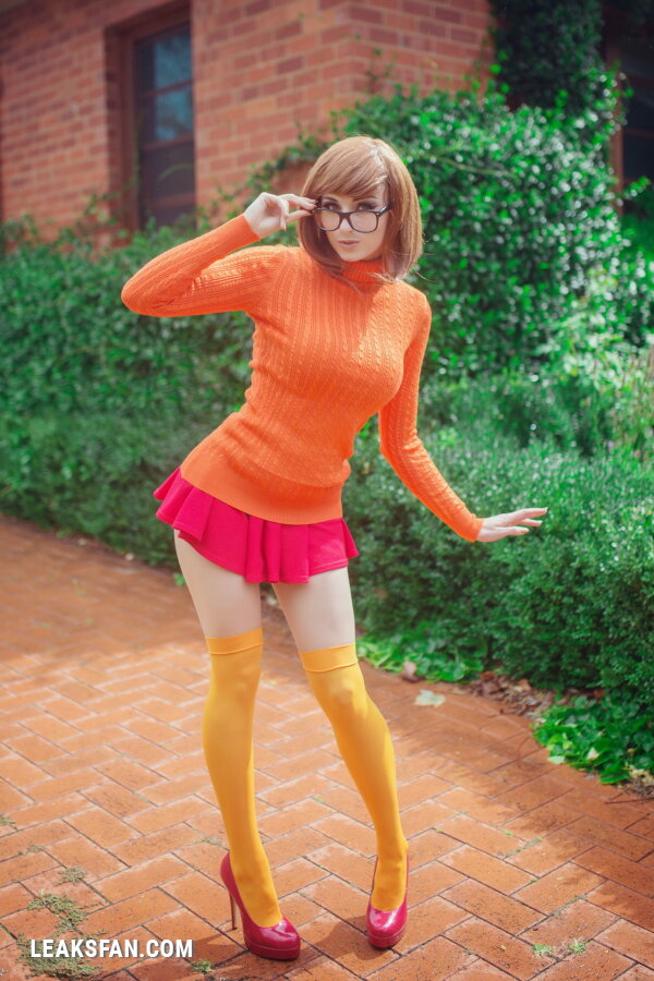 Kayla Erin as Velma Dinkley - 0