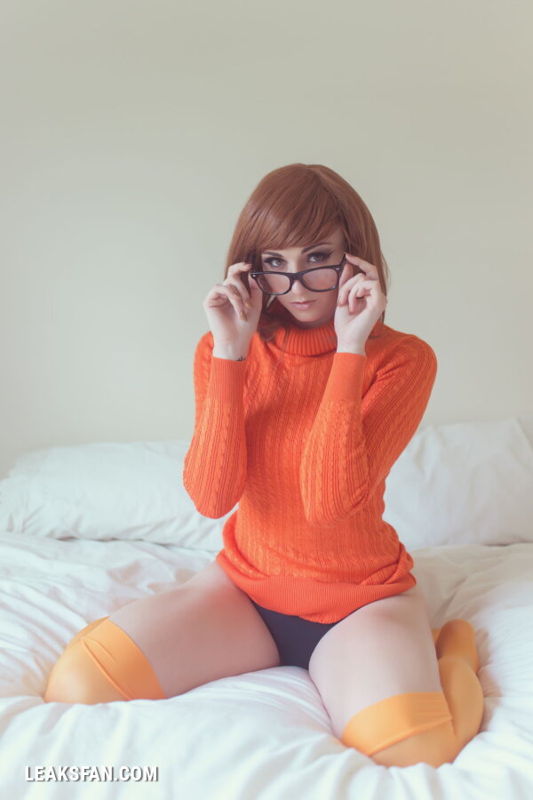 Kayla Erin as Velma Dinkley - 2