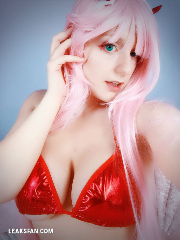 Vicki Valkyrie as Zero Two - 2